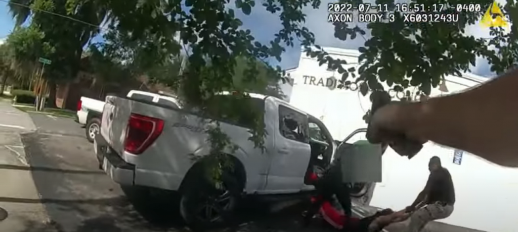 Revelan video del tiroteo entre el joven fugitivo de Mount Dora y la Policía