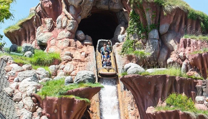 En 2024 Splash Mountain pasará por una gran transformación en la que la atracción será renombrada como Tiana's Bayou Adventure