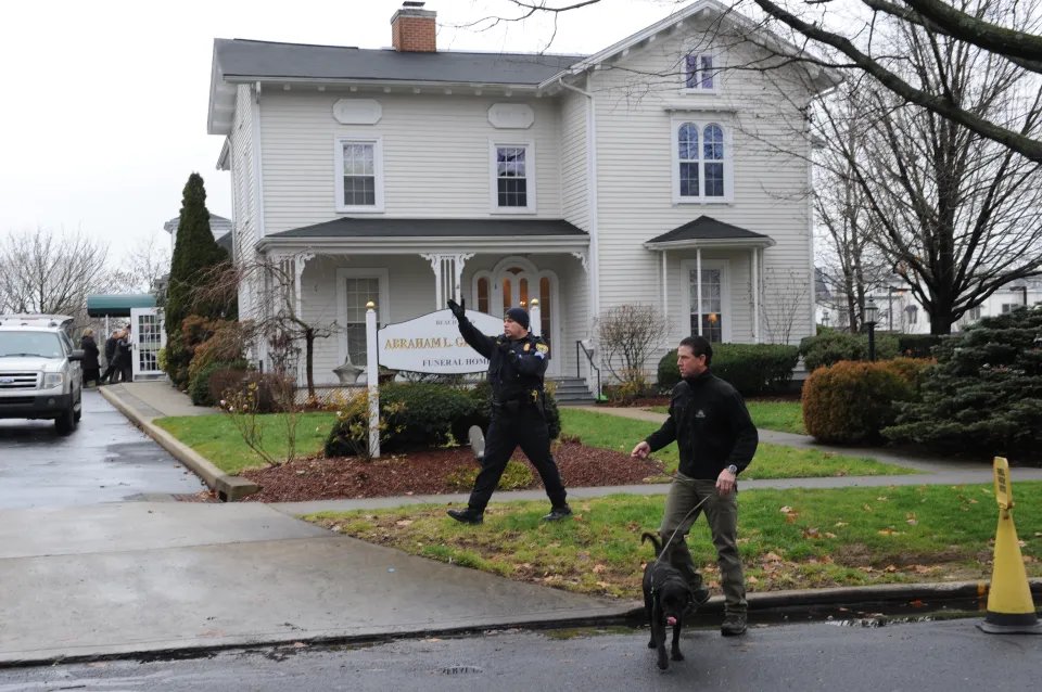 La madre de Connecticut que presuntamente estranguló a sus hijos operaba una guardería sin licencia