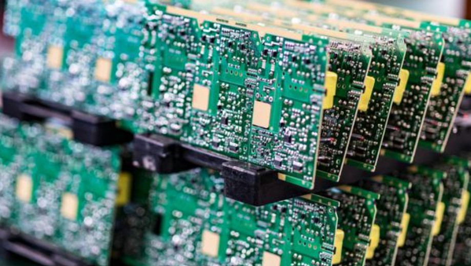 El Congreso de EEUU refuerza la producción de chips ante la competencia china
