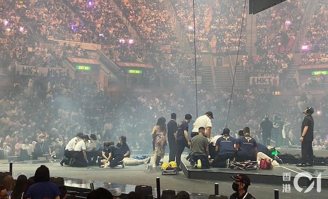 Investigan la caída de una pantalla durante el concierto de la banda Mirror en Hong Kong