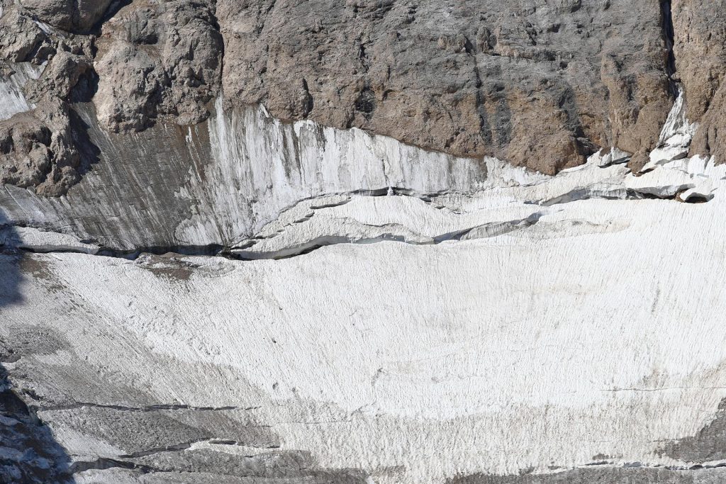 Aparecieron los restos de la décima víctima del glaciar desprendido en la Marmolada