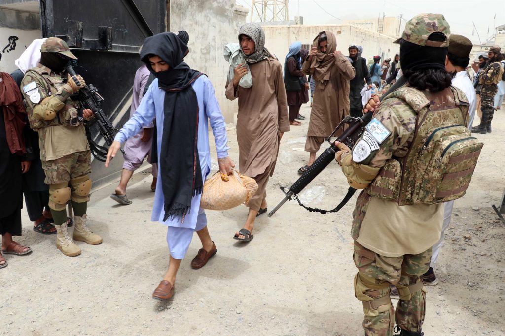 Los talibán matan a dos supuestos miembros de Estado Islámico en una operación en Kabul