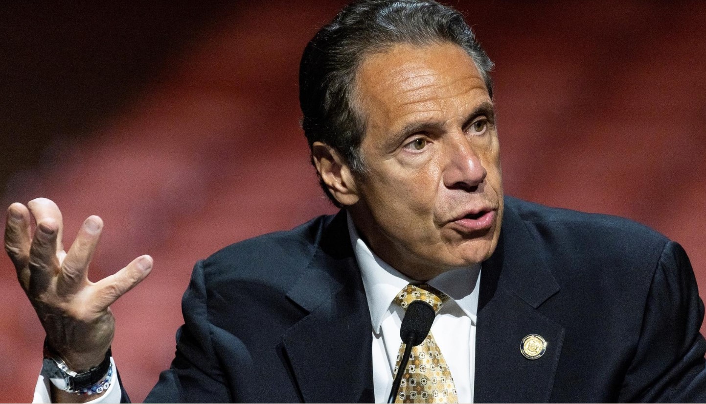 Cuomo quiere que el estado de Nueva York pague su defensa por acoso sexual