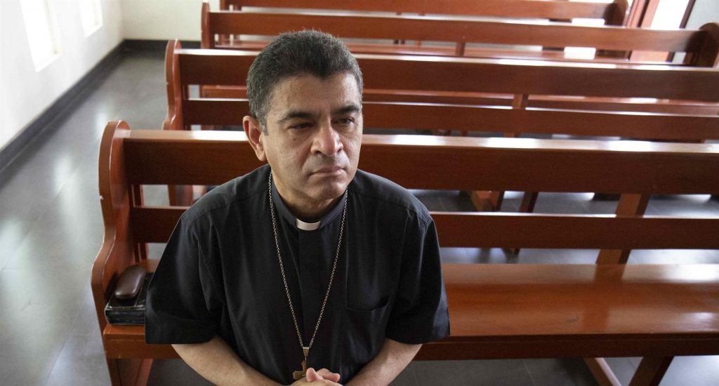Policía de Nicaragua detuvo al obispo Rolando Álvarez y a 7 de sus colaboradores