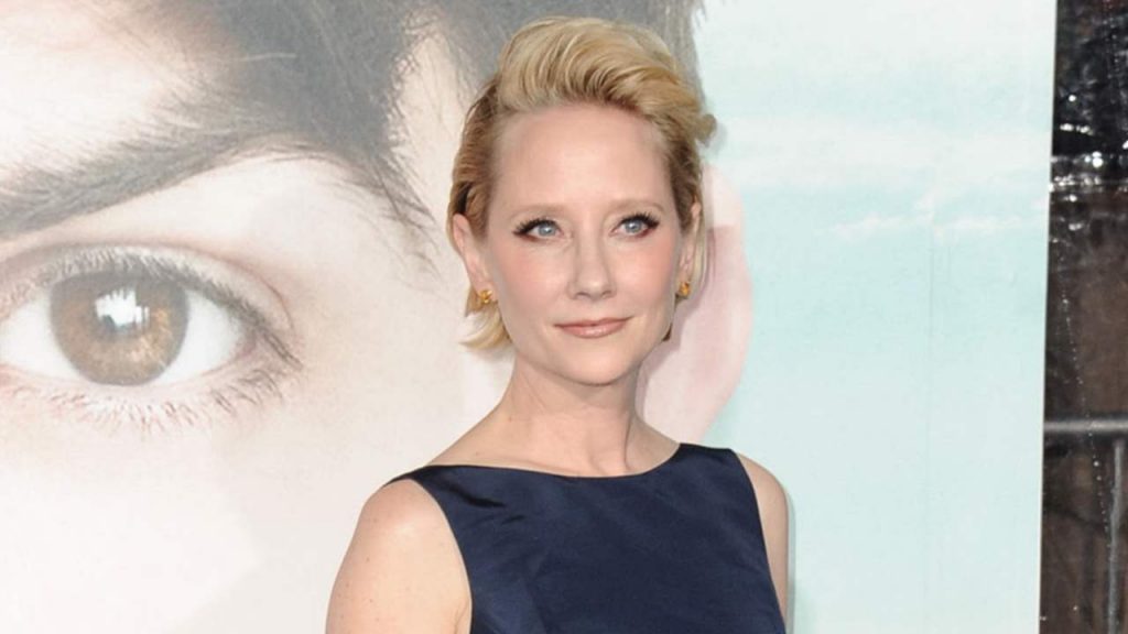 Los médicos desconectan a Anne Heche del soporte vital tras encontrar un receptor de órganos