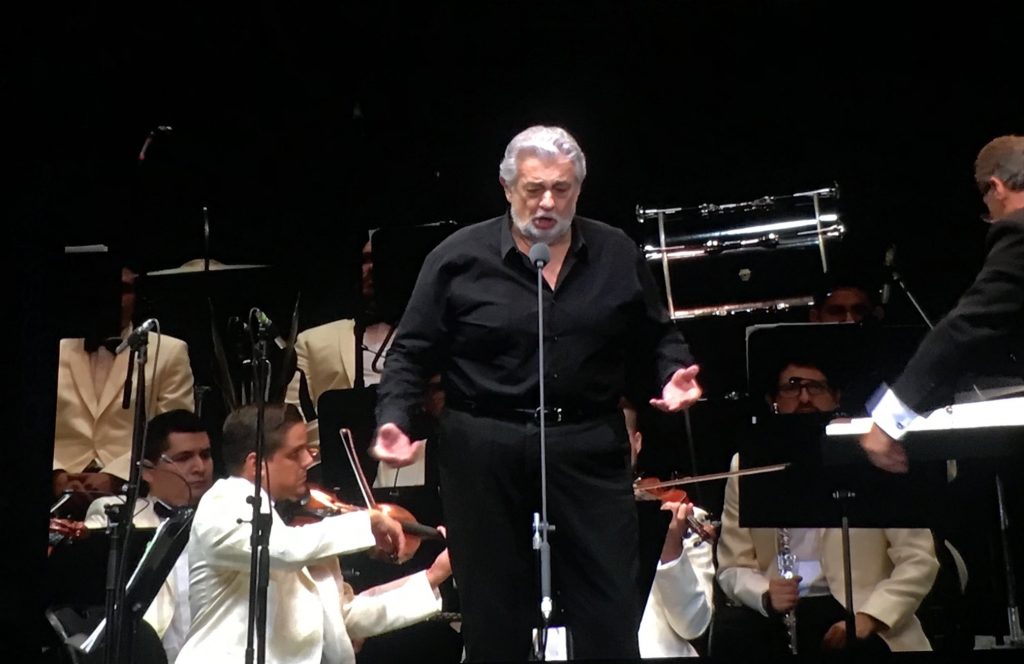 Plácido Domingo asegura no "tener nada que ver" con secta en Argentina