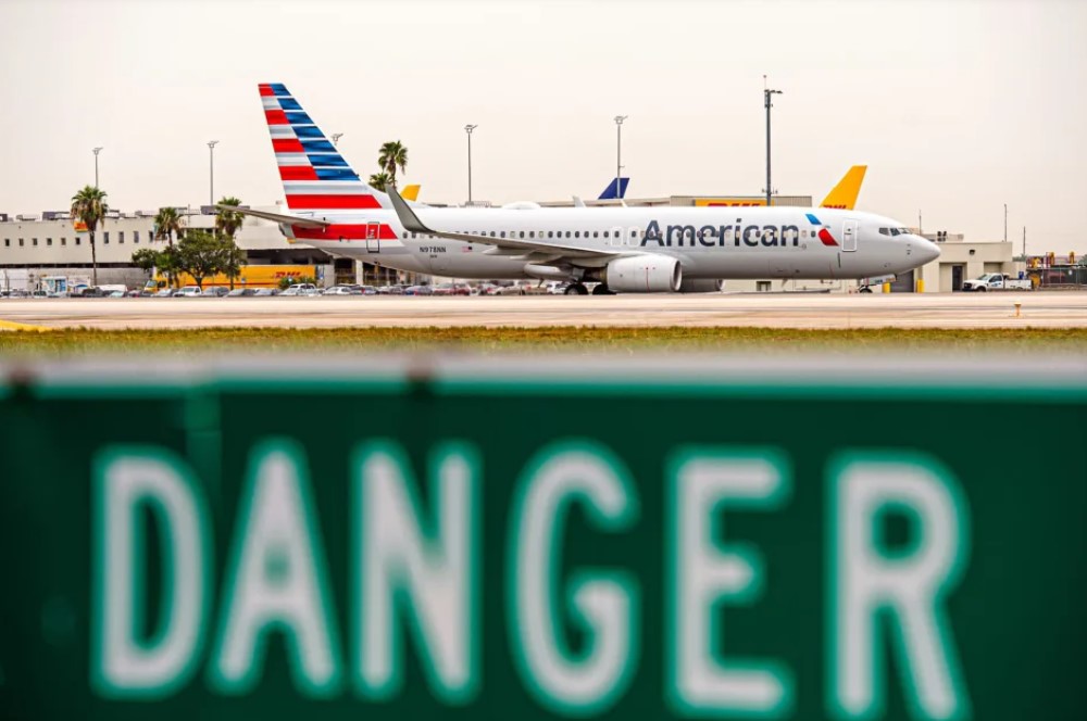 Más de 80 arrestos por drogas en vuelos regulares de California a Florida