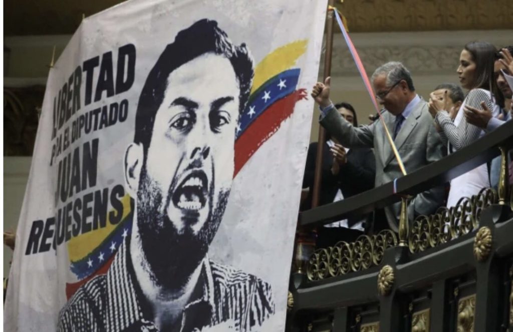 Régimen de Maduro condenó a 8 años de cárcel al exdiputado opositor Juan Requesens y a otras 16 personas
