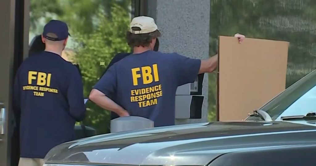 Intercambio de disparos entre la Policía y un hombre armado que irrumpió en sede del FBI en Cincinnati