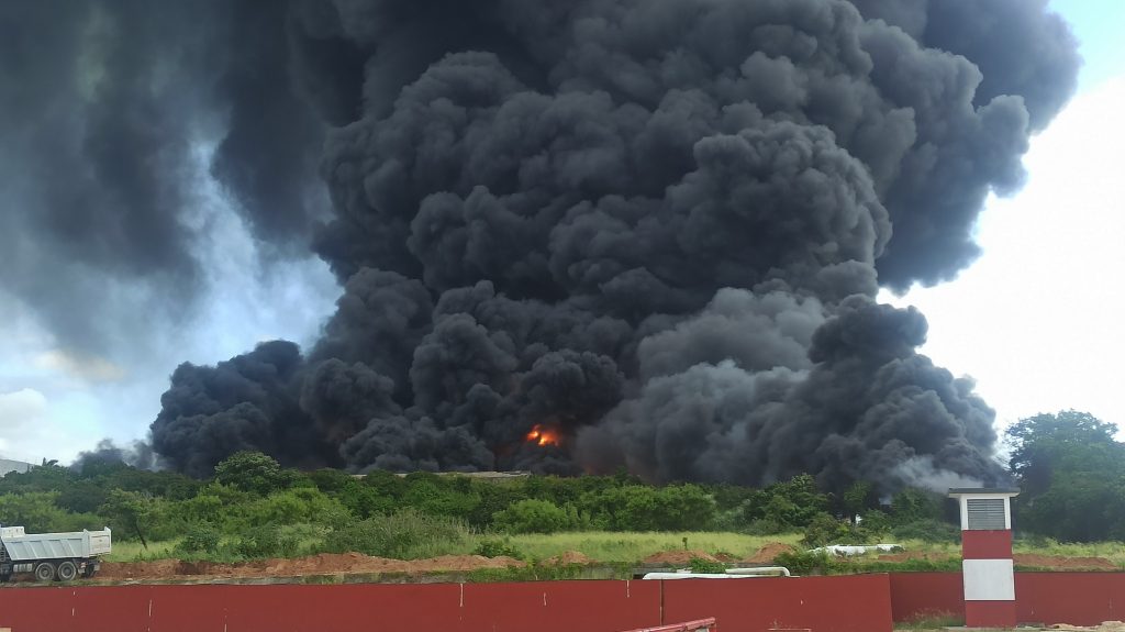 Un muerto, 121 heridos y 17 desaparecidos deja el grave incendio aún activo en Cuba