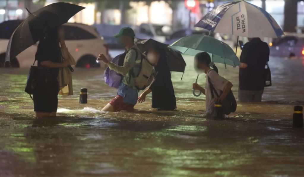 Las mayores lluvias en 80 años dejan 7 muertos en Corea del Sur