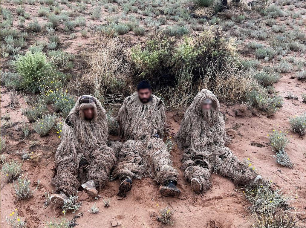 Descubren migrantes camuflados a lo "Chewbacca" en Nuevo México
