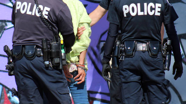 Arrestan a 28 miembros de pandilla que ha asolado Los Ángeles por 50 años