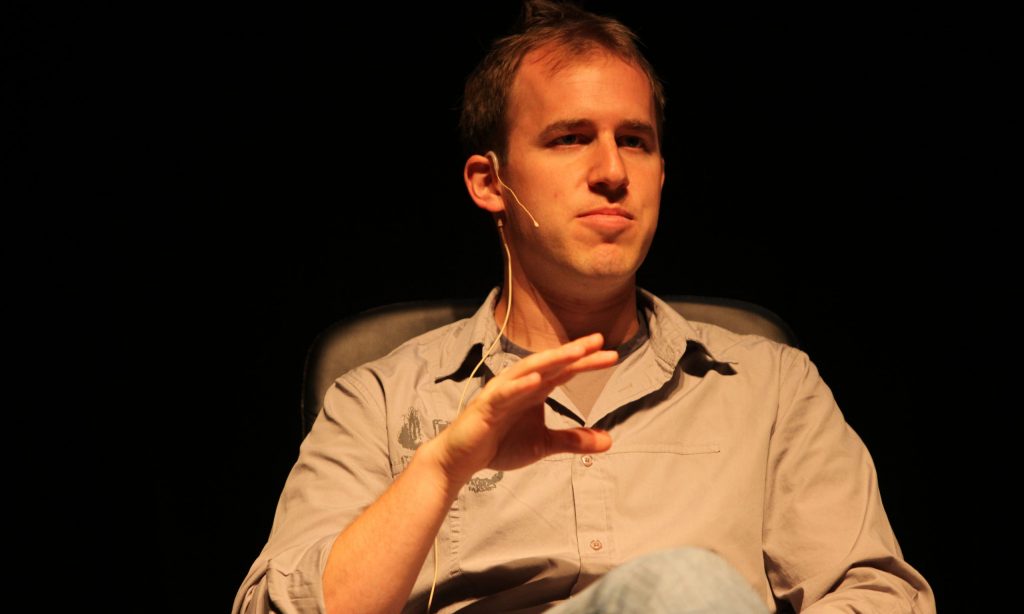 Presidente de Twitter calificó de "inverosímil" argumentos de Musk para anular la compra
