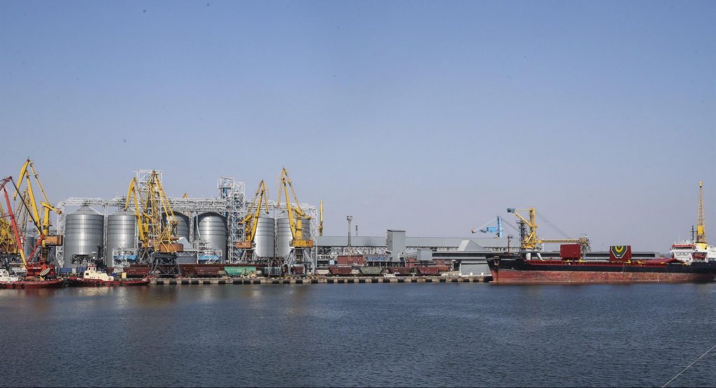 44 barcos con un millón de toneladas de grano a 15 países ha enviado Ucrania tras acuerdo