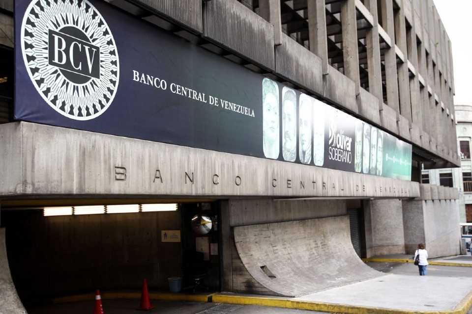 Venezuela atraviesa una devaluación del 10 % de su moneda por segundo día consecutivo