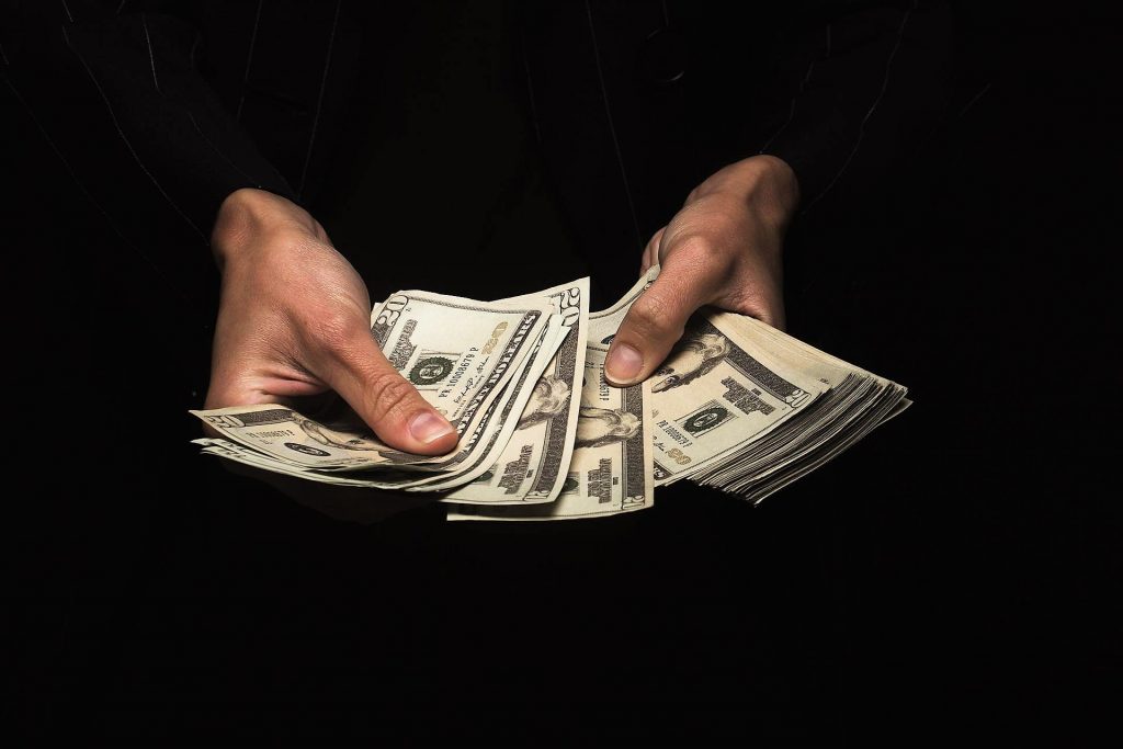 Ante "grave" panorama laboral en EEUU, Oxfam exige aumento del salario mínimo