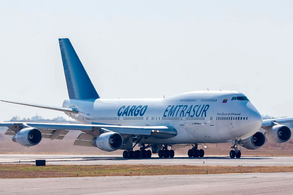 Justicia argentina autorizó salida de 12 tripulantes del avión venezolano retenido en el país