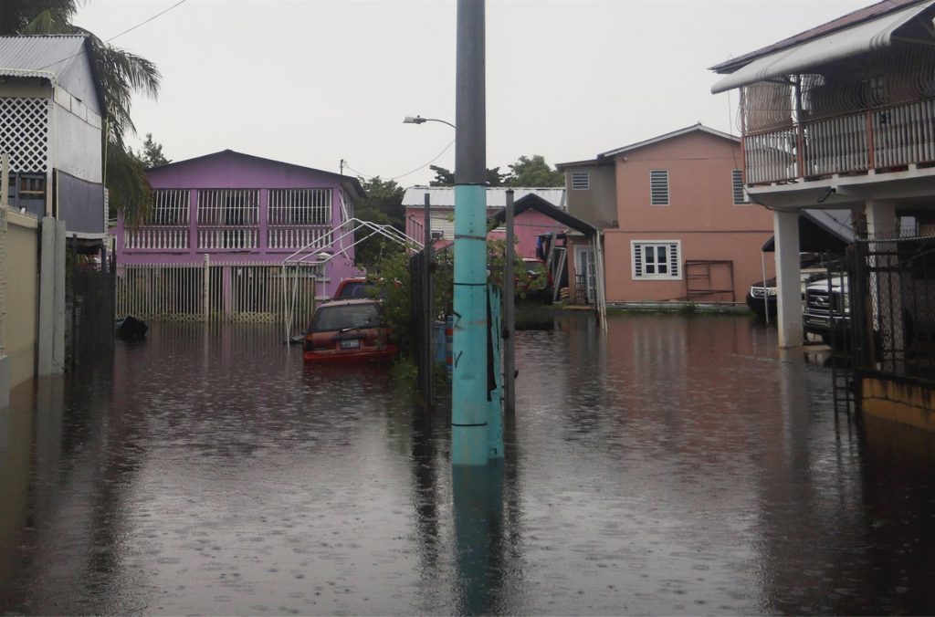 Biden promete a Puerto Rico ayuda sustancial para abordar el daño del huracán