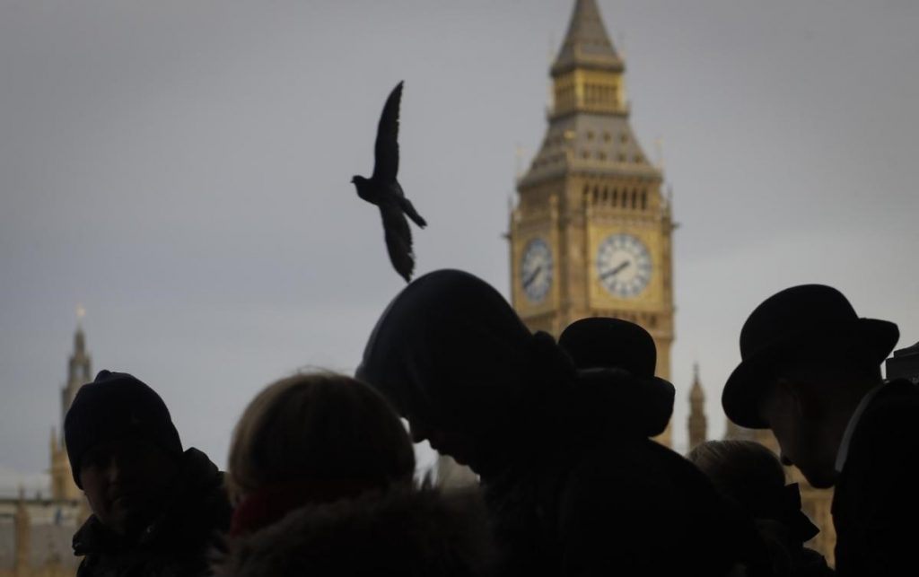 La campana del Big Ben marca el inicio de un minuto de silencio nacional