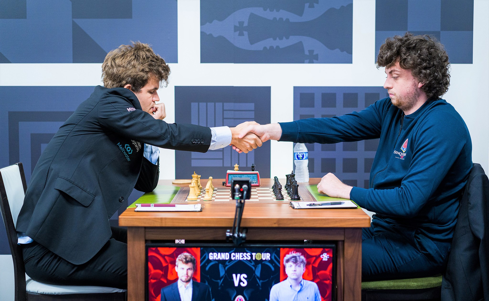 El estadounidense Niemann se impuso al noruego Carlsen, su primera derrota en 54 partidas