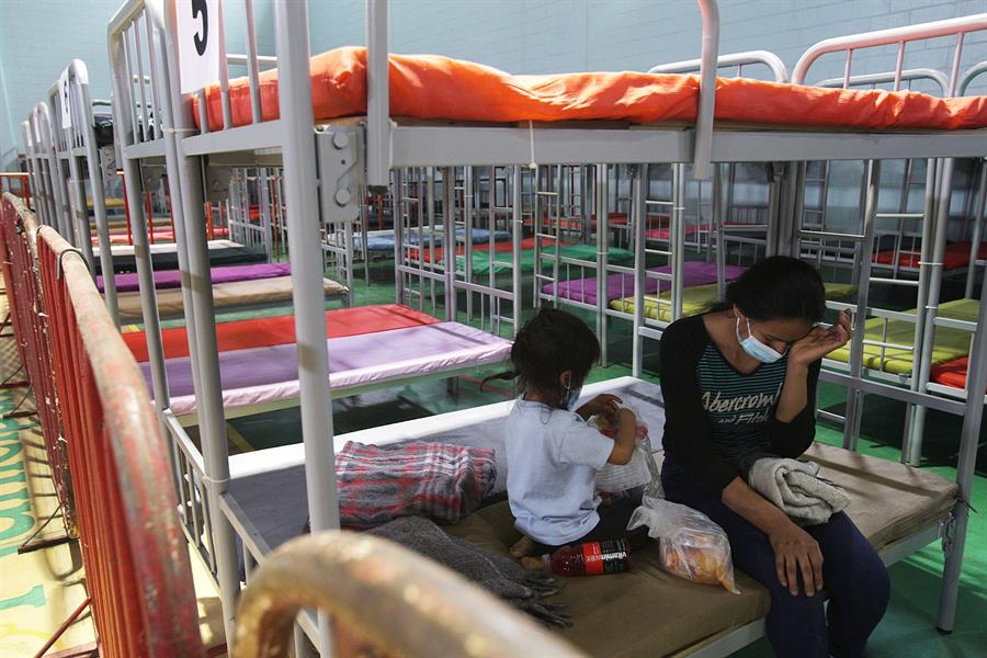 Cientos de migrantes venezolanos cruzan a EEUU por el fronterizo río Bravo