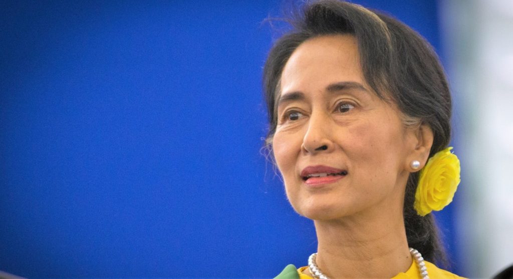 3 años más de cárcel y trabajos forzados para Suu Kyi por fraude electoral