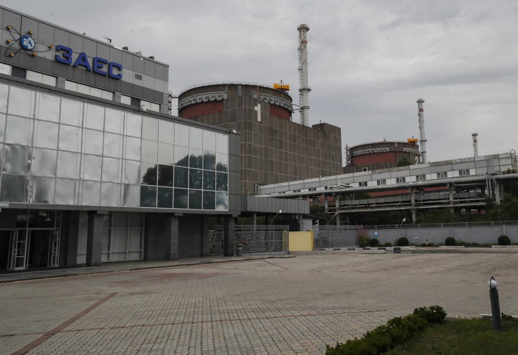 OIEA aseguró que un nuevo bombardeo en la planta nuclear Zaporiyia dañó una línea eléctrica