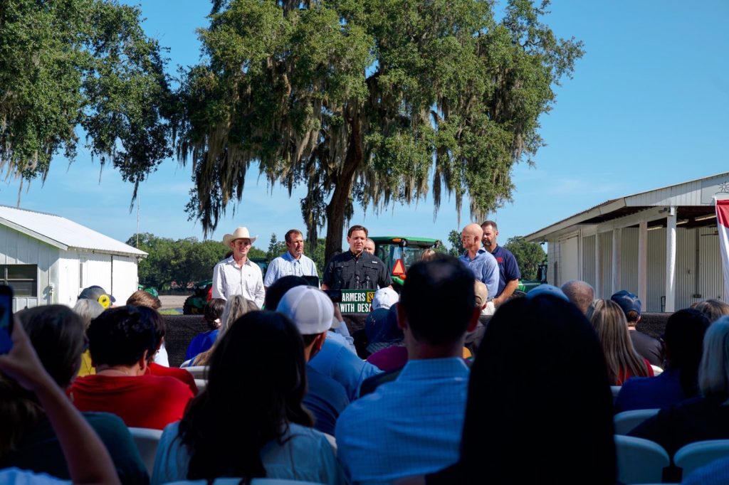 DeSantis y el senador Rubio aventajan por pocos márgenes a sus competidores en Florida