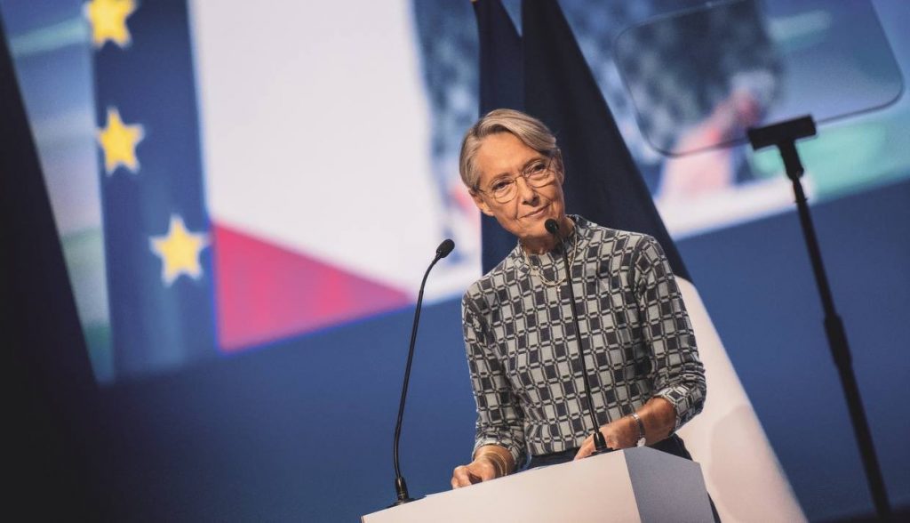 La primera ministra francesa está "preocupada" por el espionaje en el espacio