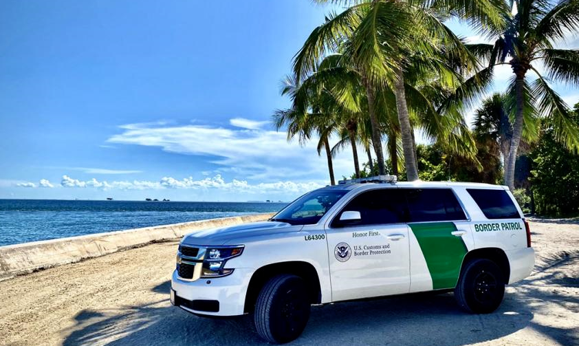 Detienen en los Cayos de Florida a 2 hombres antes de partir a Cuba para buscar migrantes