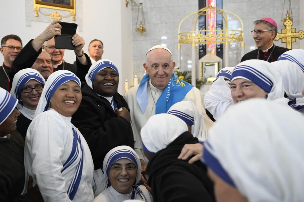 Habría menos guerras con más mujeres en el poder, según el papa Francisco
