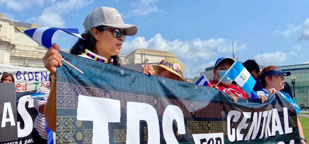 Legisladores de EEUU piden una protección temporal para los centroamericanos
