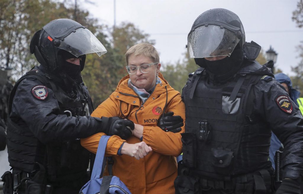 Rusia registró casi 700 detenidos en nuevas protestas contra la movilización de Putin