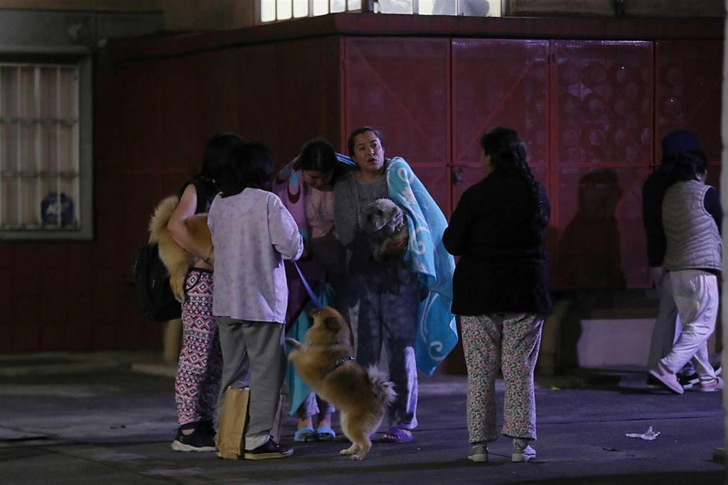 Un bebé es la tercera víctima por sismo de 6,9 en México