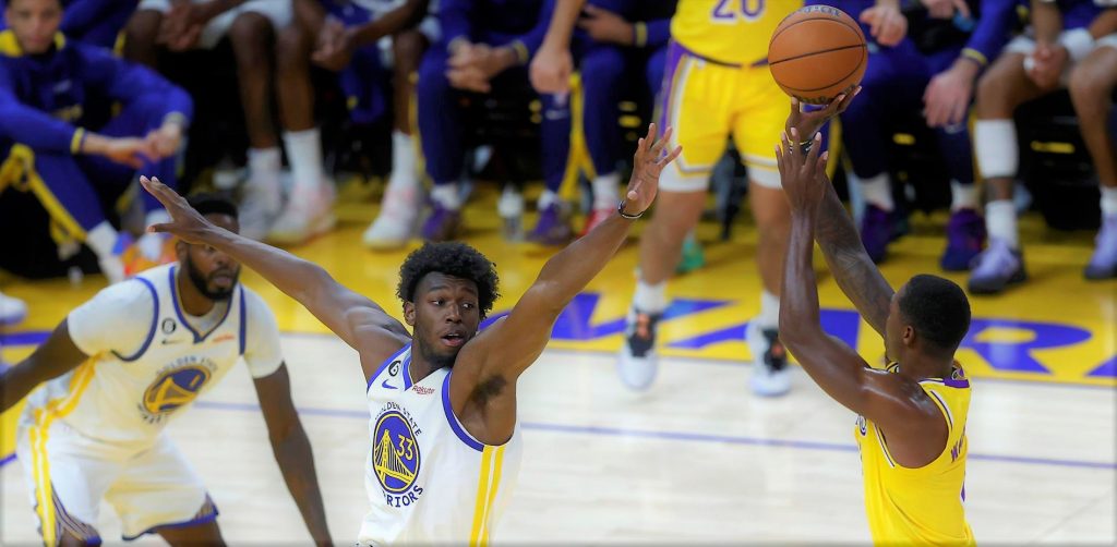 Los Warriors se pasearon ante los Lakers