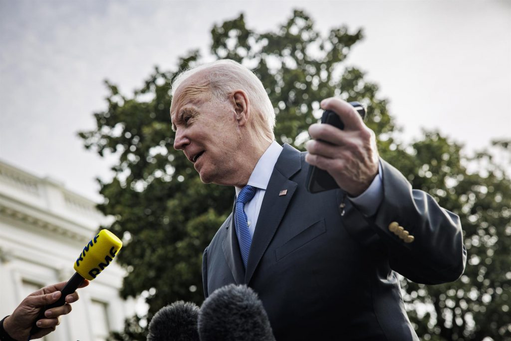 Biden reconoce que los precios siguen altos pese a la bajada de la inflación