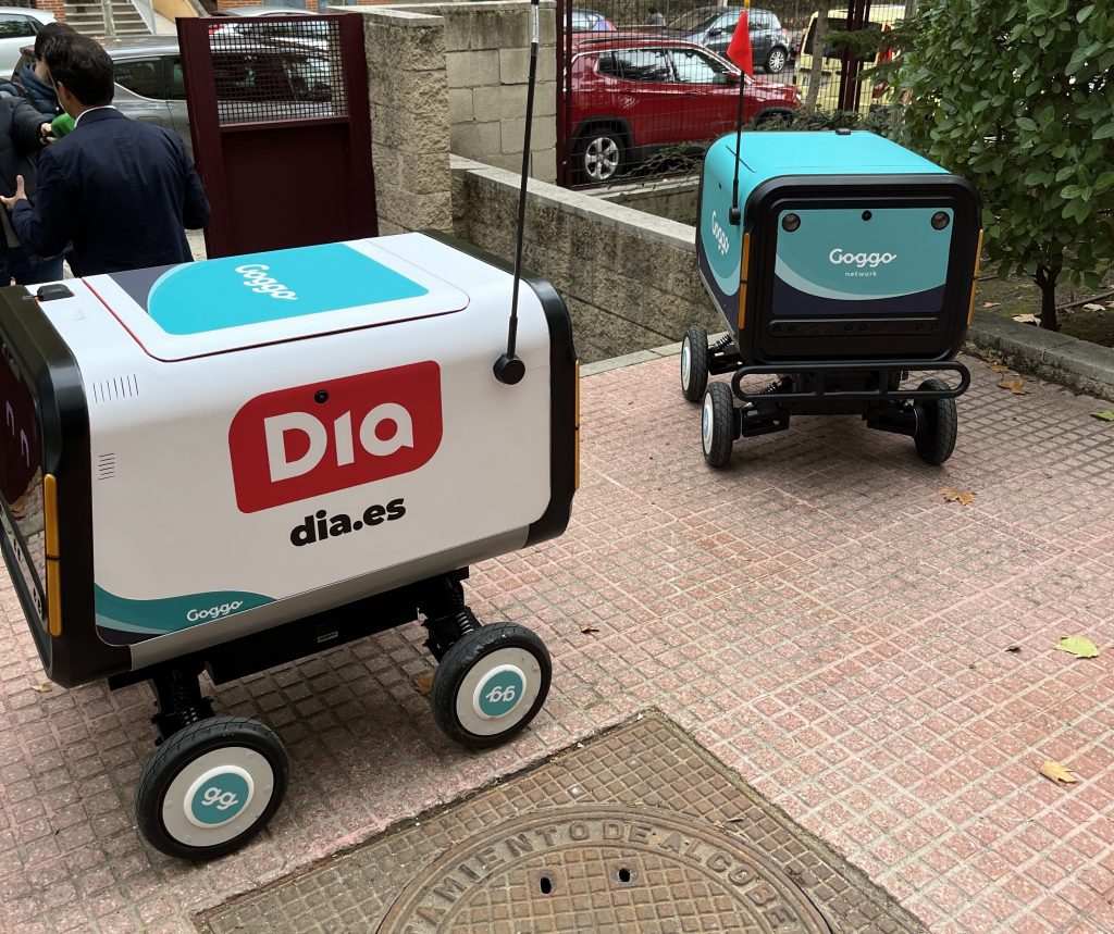 Los robots autónomos de Goggo ya reparten a domicilio los pedidos de Dia y Telepizza