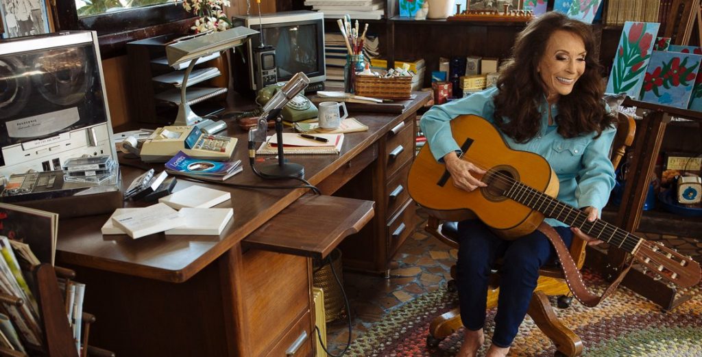 Loretta Lynn falleció mientras dormía en su rancho de Hurricane Mills