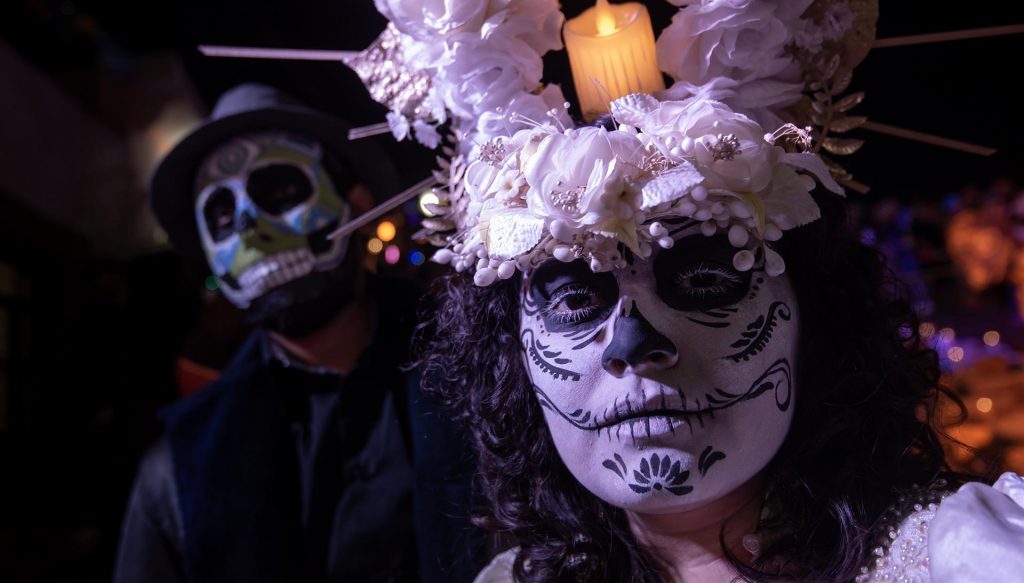 México se prepara para su tradicional altar del Día de Muertos
