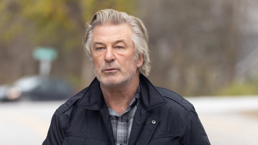 Baldwin continuará rodaje de Rust tras un acuerdo con la familia de Halyna Hutchins