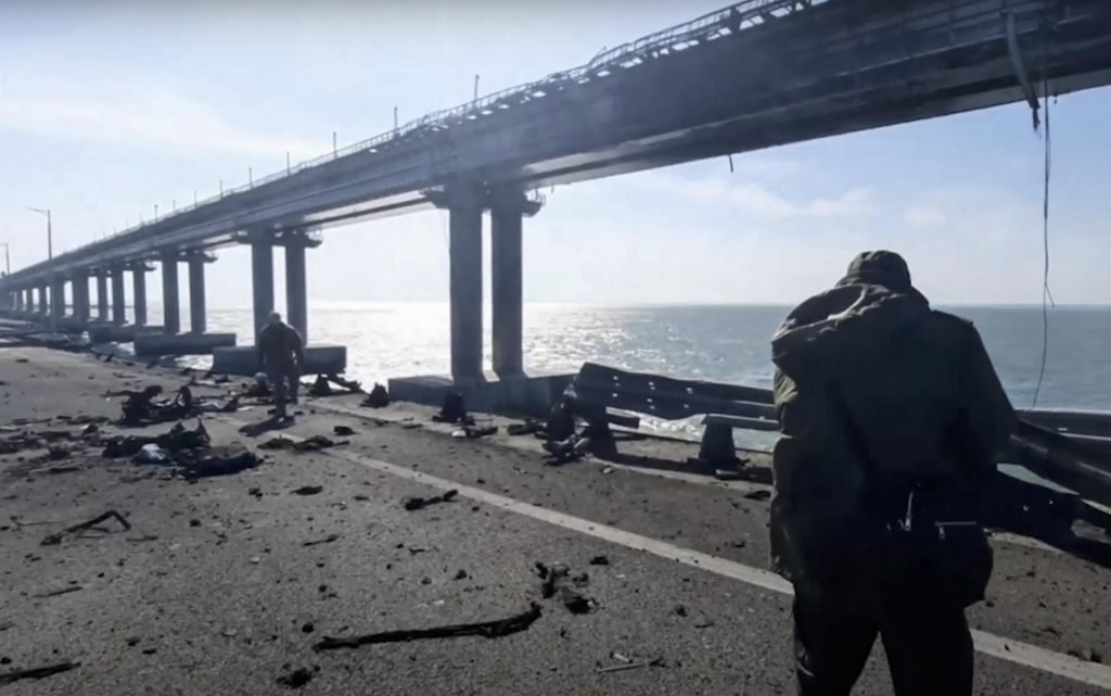 Reparación del puente de Crimea llevará "un mes y medio", aseguró el líder de la península