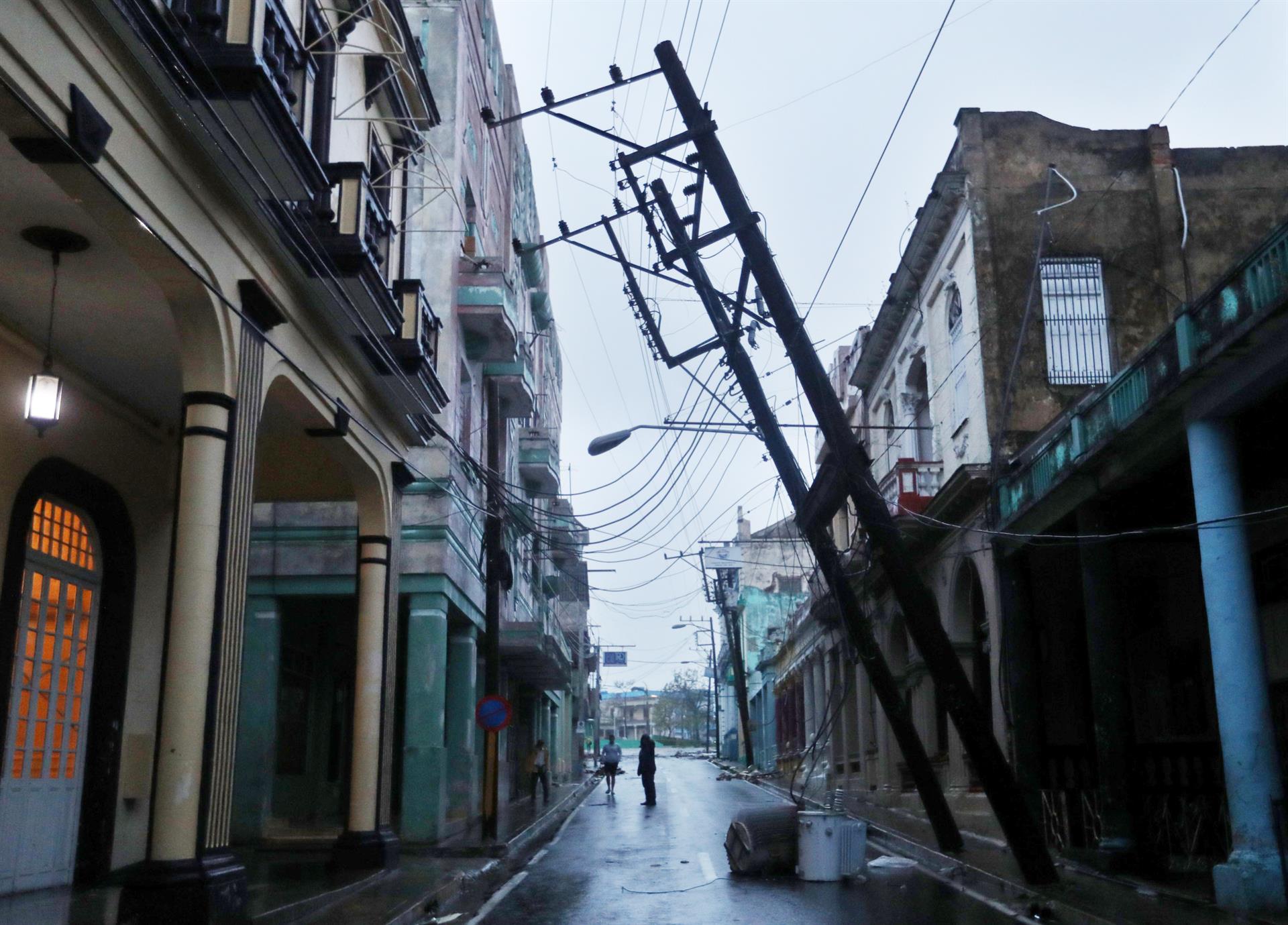 Más de 900 instalaciones comerciales dañó el huracán Ian en occidente de Cuba