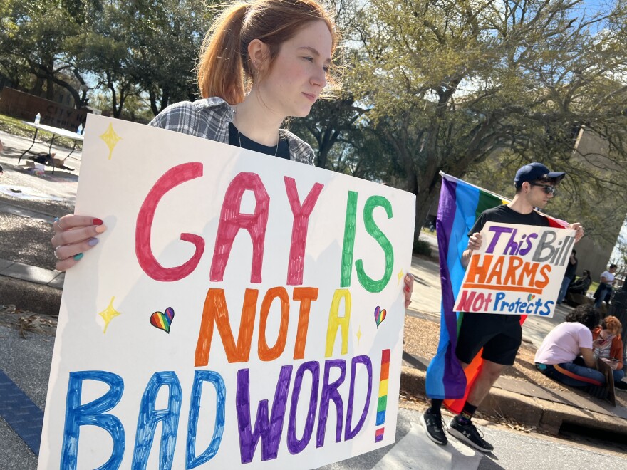 Juez federal rehúsa a bloquear Ley "No Digas Gay" de Florida