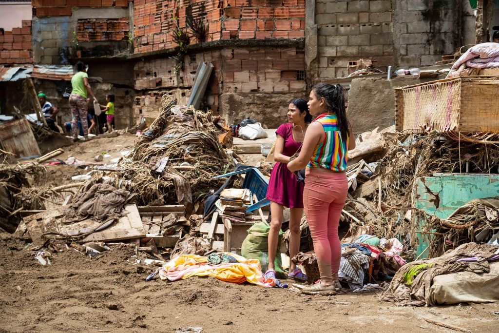 Venezuela suma 43 muertos por deslave en el estado Aragua