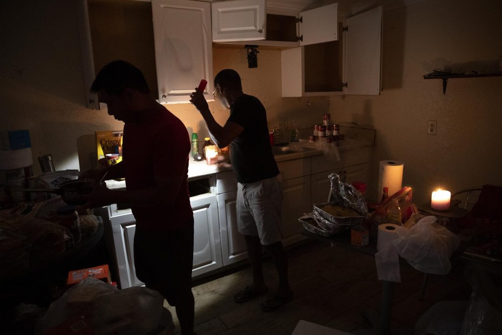 Autoridades de Florida dan cuenta de 72 muertos por Ian mientras avanza restauración de la energía