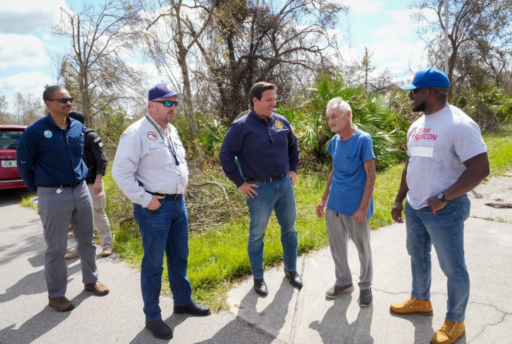DeSantis anunció la creación de dos nuevos Centros de Recuperación de Desastres en Sarasota y el condado de Lee