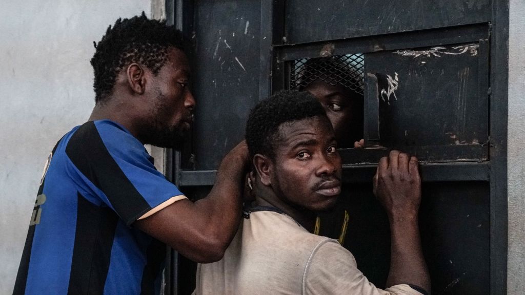 ONU denuncia abusos contra migrantes en Libia para que retornen a sus países