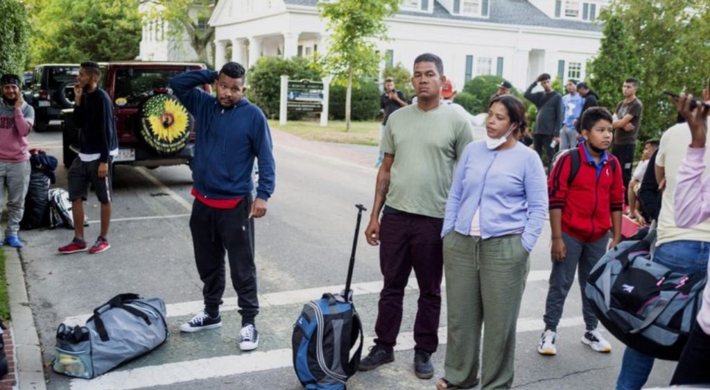 Migrante recibió pago por ayuda en envío de venezolanos ordenado por DeSantis